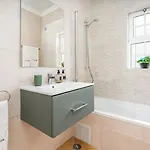 Sunny Flat W/ Balcony Near The Sea By Hostwise Апартаменты *