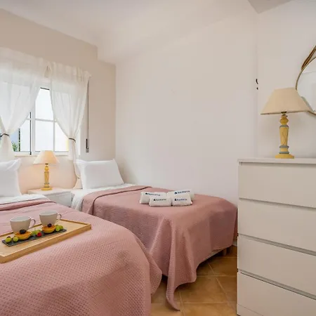 Sunny Flat W/ Balcony Near The Sea By Hostwise Apartmán *