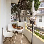 Διαμέρισμα Sunny Flat W/ Balcony Near The Sea By Hostwise Αλμπουφέιρα