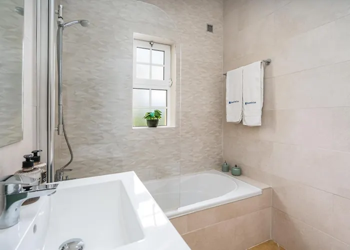 Sunny Flat W/ Balcony Near The Sea By Hostwise Albufeira