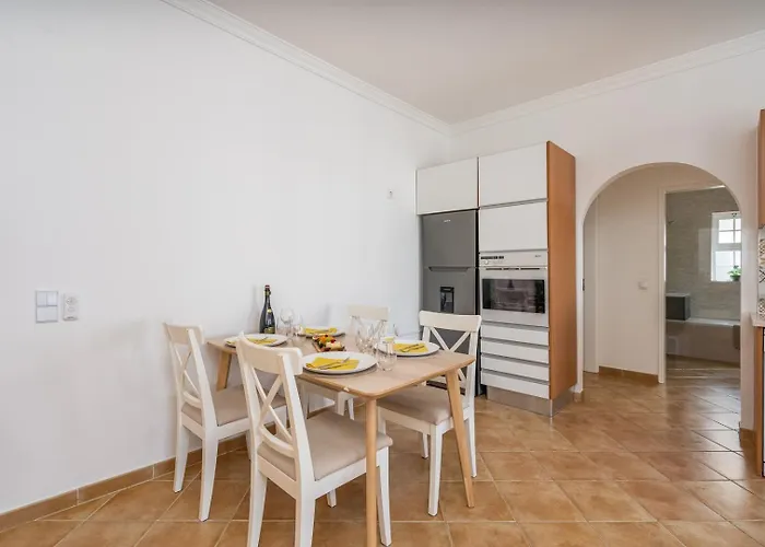 Sunny Flat W/ Balcony Near The Sea By Hostwise