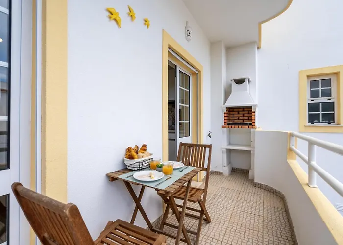 Sunny Flat W/ Balcony Near The Sea By Hostwise Apartment Albufeira