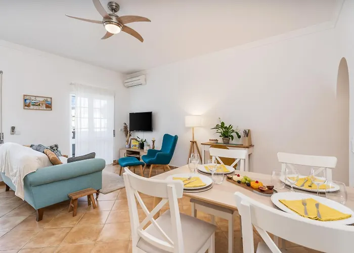 Sunny Flat W/ Balcony Near The Sea By Hostwise Albufeira