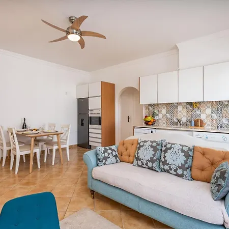 Apartamento Sunny Flat W/ Balcony Near The Sea By Hostwise Albufeira